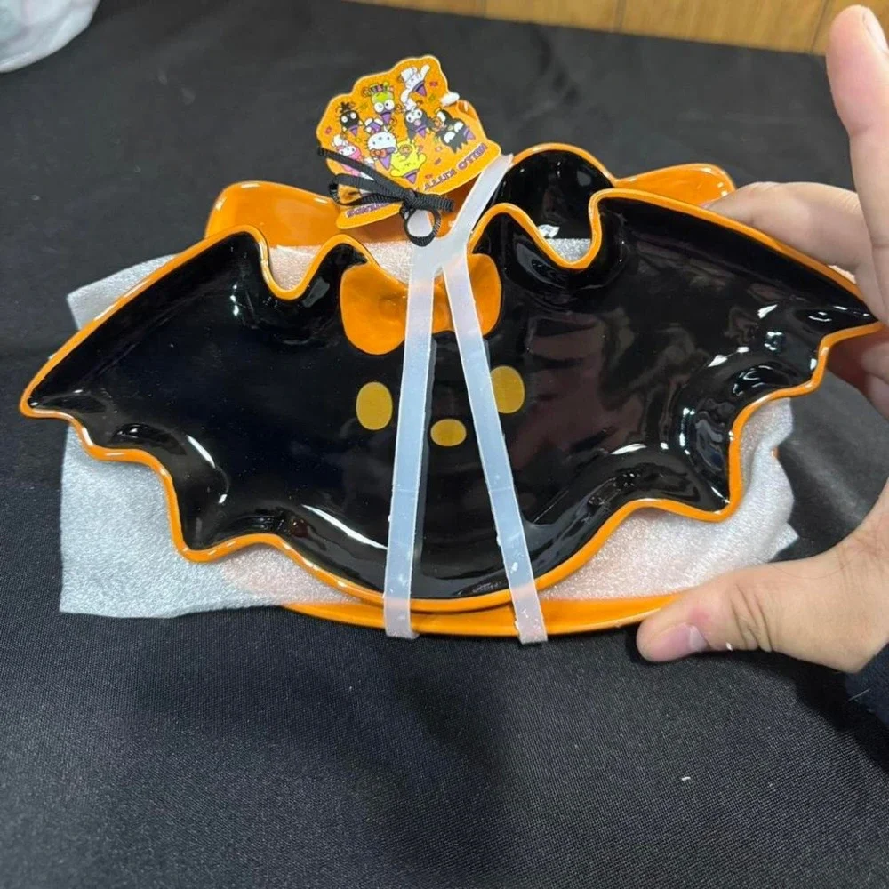 Hello Kitty Halloween bat serving‎ dish set